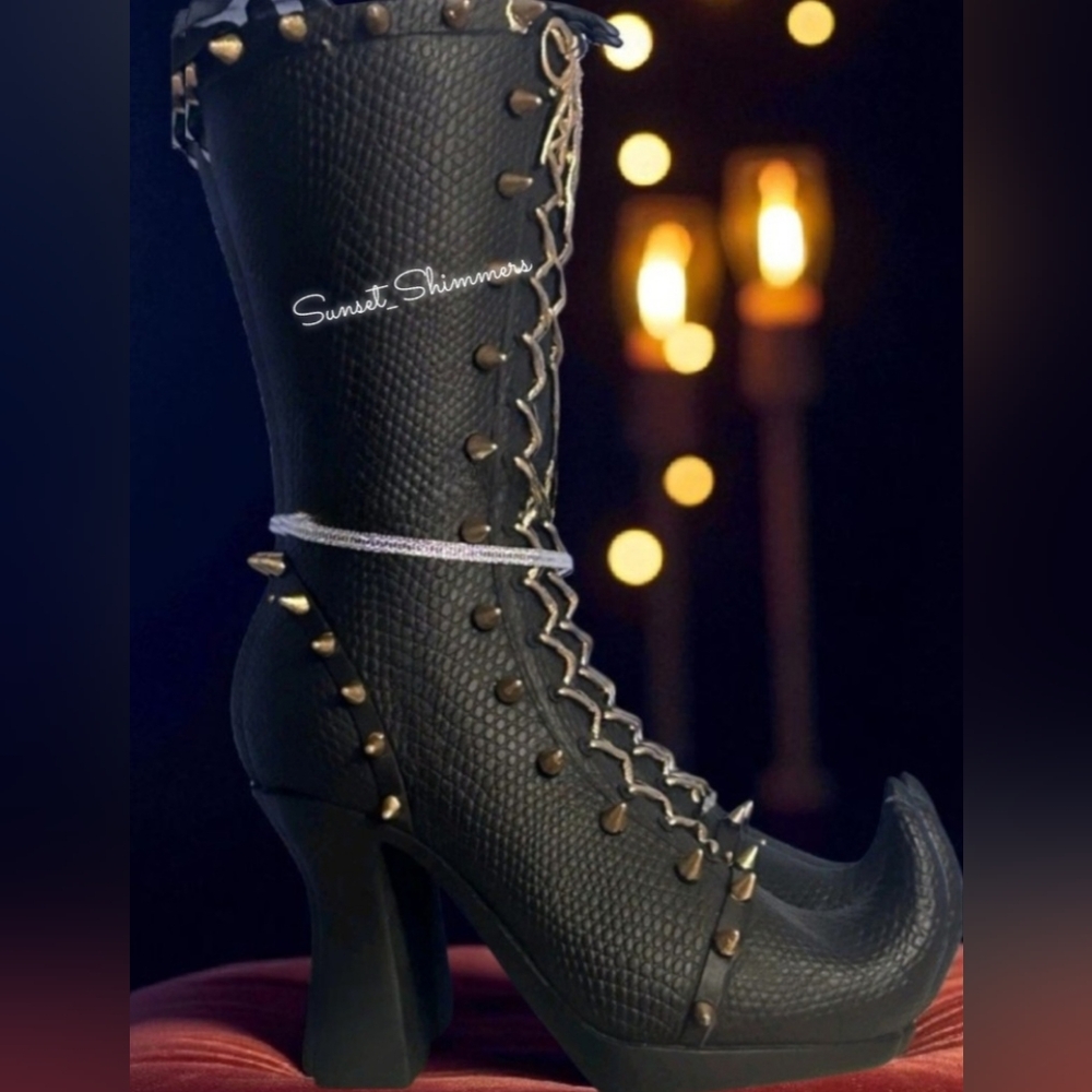 Bella Lux Halloween Witches Boots Black Gold Laces Bow Spikes Goth Witch Decor - Picture 3 of 9